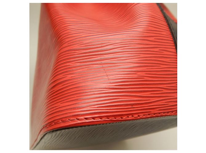 Noe Louis Vuitton Epi Petit Noé Schultertasche Schwarz Rot - Ansicht 12