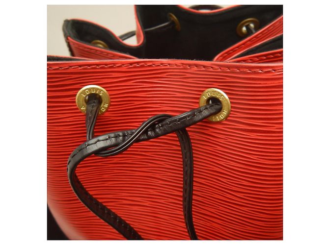 Noe Louis Vuitton Epi Petit Noé Schultertasche Schwarz Rot - Ansicht 14