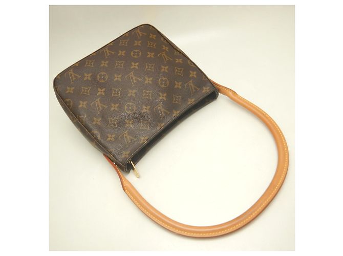 Bolsa de Ombro Louis Vuitton Monogram Looping MM M51146 Marrom - vista 3