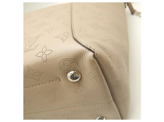 Borsa Tote Louis Vuitton Mahina Hina MM - vista 16