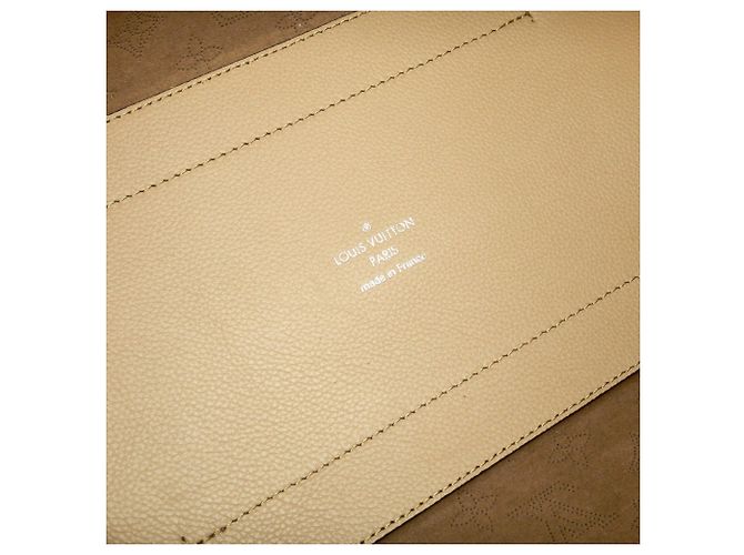 Borsa Tote Louis Vuitton Mahina Hina MM - vista 20