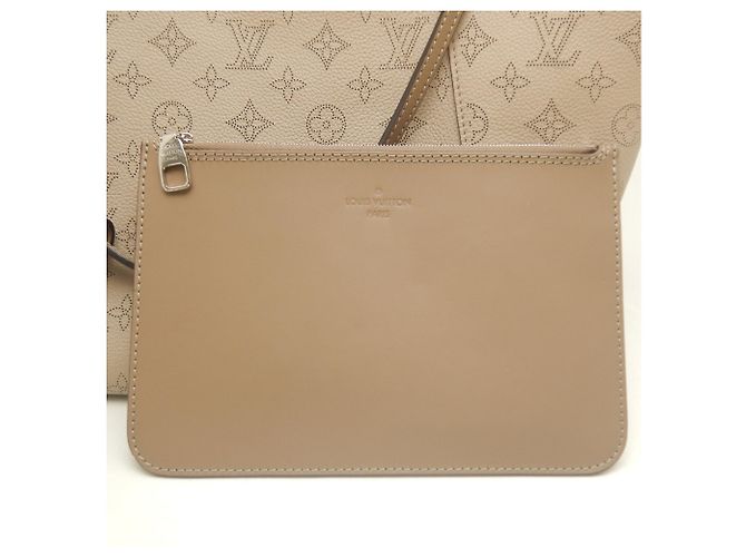 Borsa Tote Louis Vuitton Mahina Hina MM - vista 22