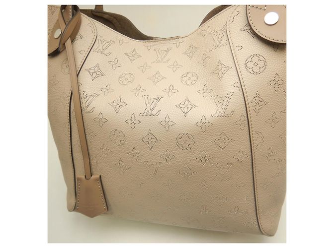 Borsa Tote Louis Vuitton Mahina Hina MM - vista 7