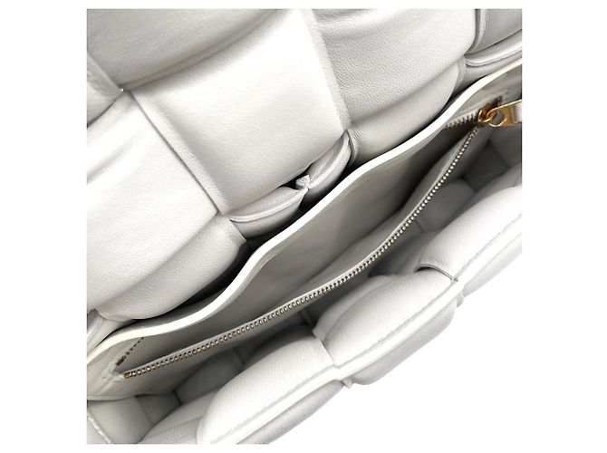 Borsa a tracolla Padded Cassette Bottega Veneta Bianco D'oro - vista 9