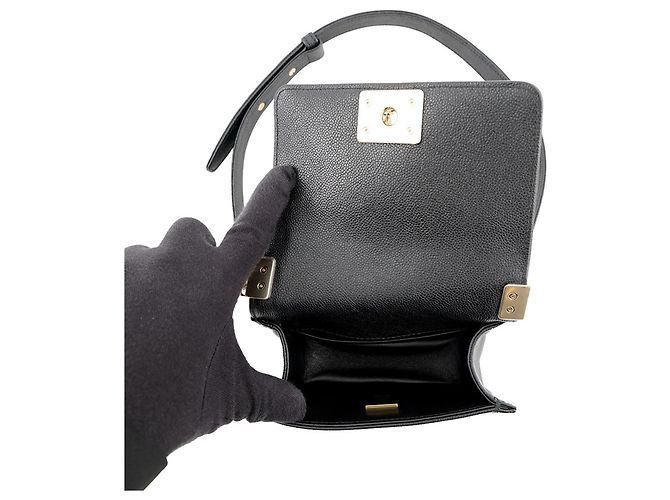 Borsa Chanel Boy Chevron in pelle caviar Nero - vista 6