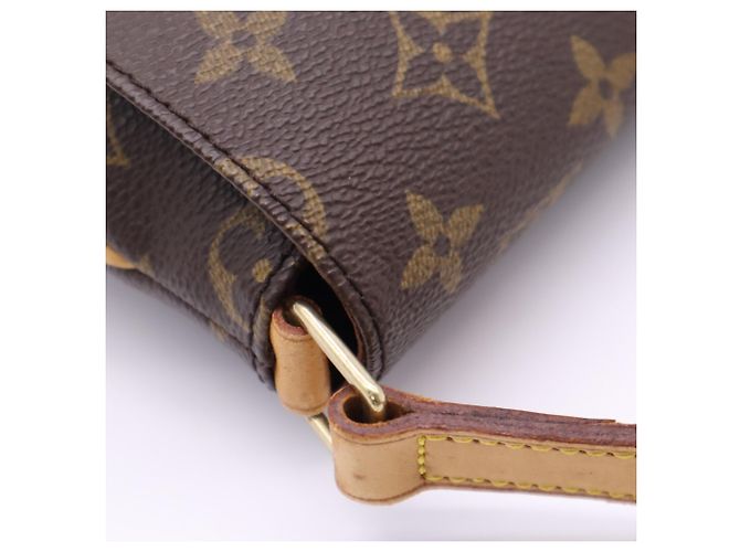 Borsa a tracolla Louis Vuitton Monogram Musette Tango Marrone Beige - vista 13