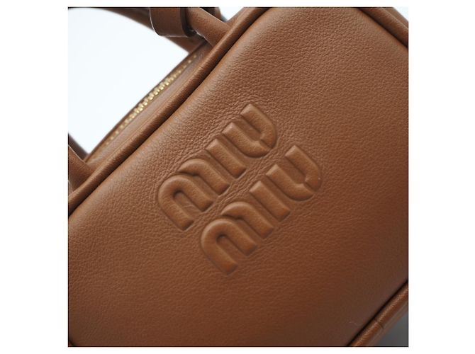Miu Miu MIUMIU Logo Bag Charm Braun - Ansicht 11