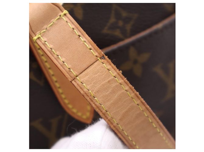 Bolso Louis Vuitton Monogram Totally MM Castaño Beige - vista 11