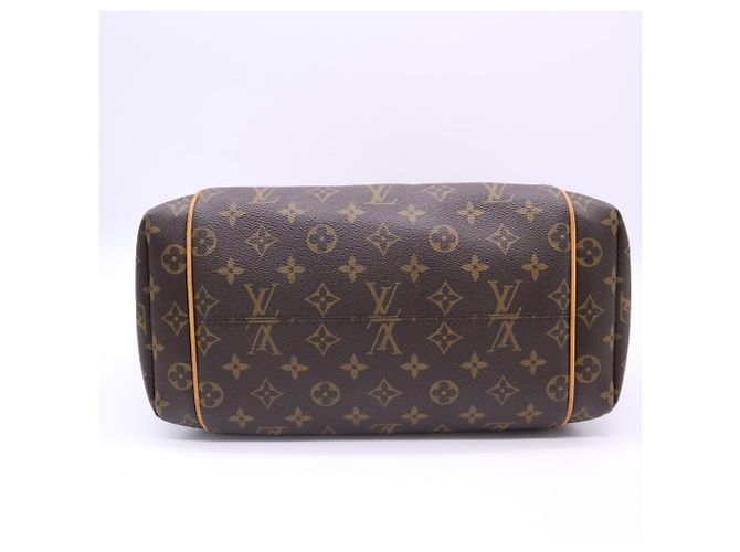 Bolso Louis Vuitton Monogram Totally MM Castaño Beige - vista 7