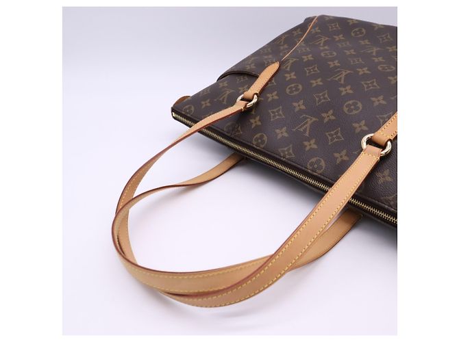 Bolso Louis Vuitton Monogram Totally MM Castaño Beige - vista 9