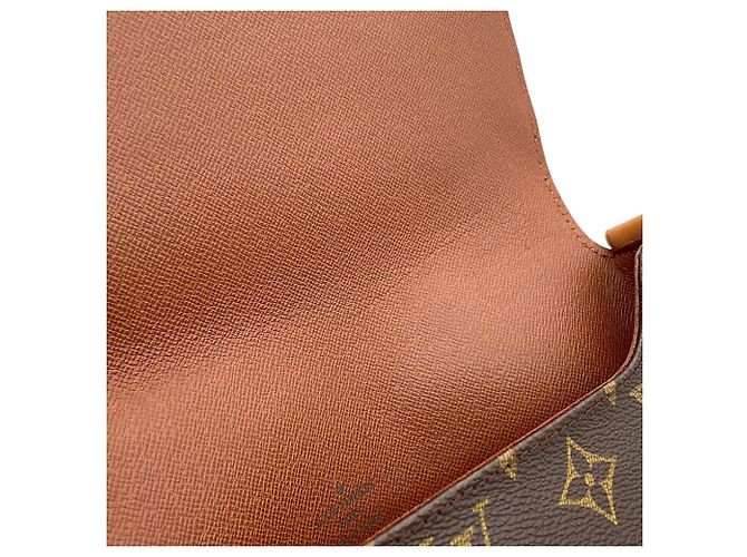 Louis Vuitton Monogram Musette Tango Short Shoulder Bag Marrone - vista 9