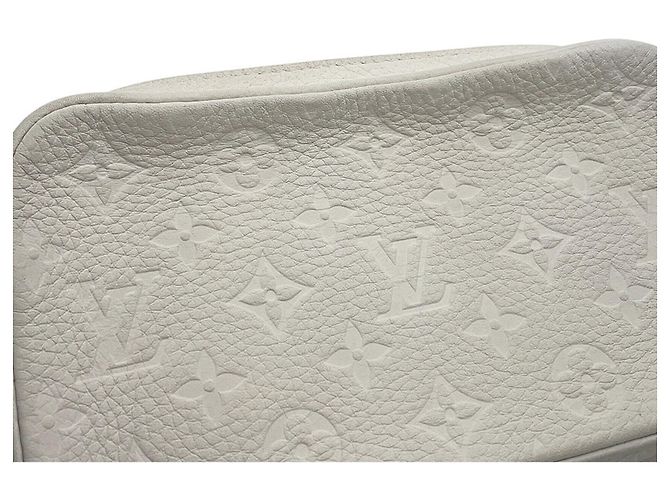 Louis Vuitton Monogram Empreinte Pochette Volga Blanc - vue 14