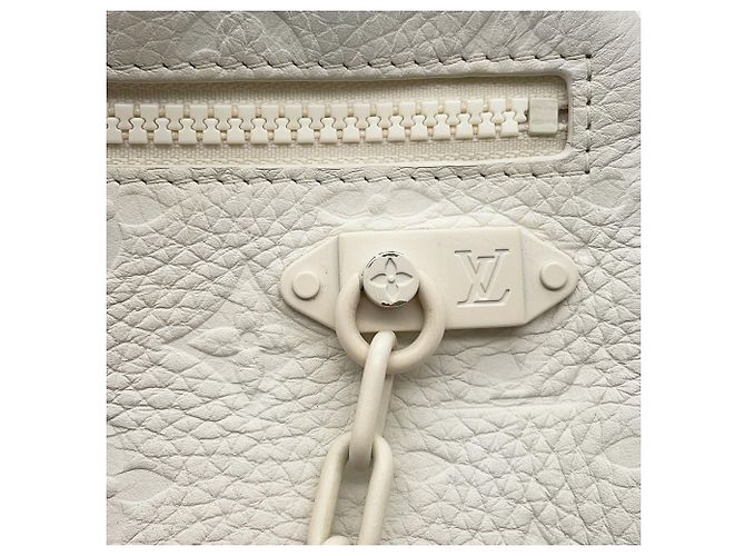 Louis Vuitton Monogram Empreinte Pochette Volga Blanc - vue 15