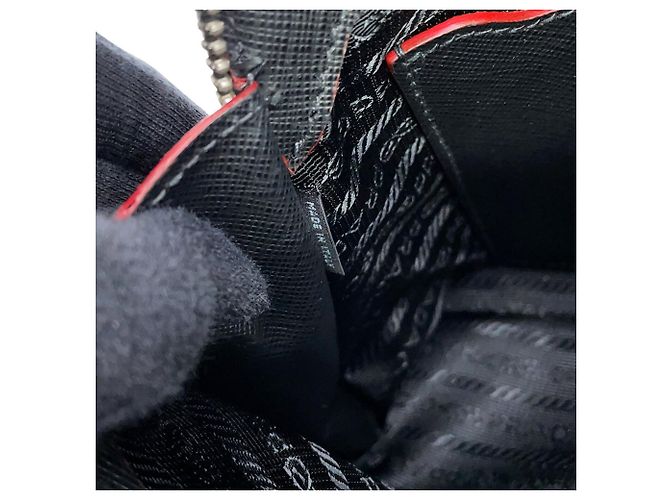Bolsa Prada em couro Saffiano Preto Vermelho - vista 17
