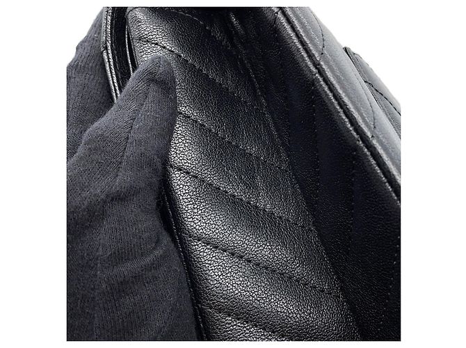 Borsa a tracolla con catena Chanel 2.55 in pelle di vitello invecchiata chevron Nero - vista 10