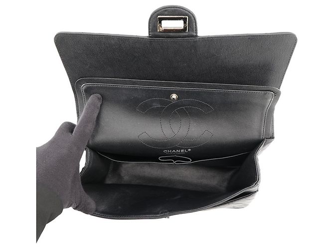 Borsa a tracolla con catena Chanel 2.55 in pelle di vitello invecchiata chevron Nero - vista 7