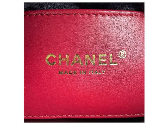 Borsa a tracolla con catena Chanel Matelassé in pelle d'agnello Nero - vista 13