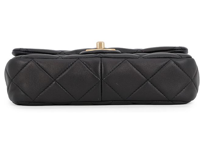 Borsa a tracolla con catena Chanel Matelassé in pelle d'agnello Nero - vista 3