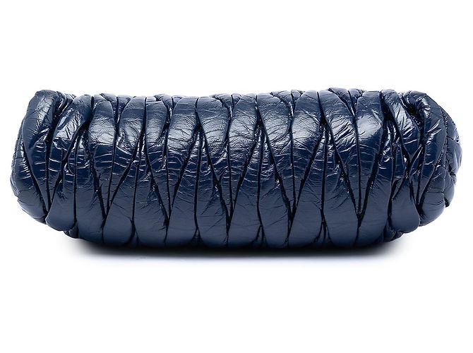 Clutch con struttura in vernice Matelassé blu Miu Miu Blu navy - vista 3