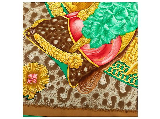 Pañuelo de seda Hermès Brown Casques et Plumets 90 Castaño - vista 5