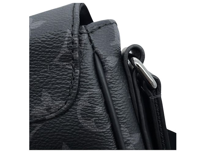 Louis Vuitton Black Monogram Eclipse District PM Nero - vista 6