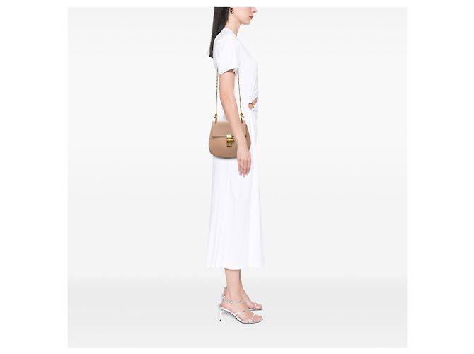 Chloé Drew Crossbody de piel de cordero granulada marrón Small Castaño Carne - vista 6