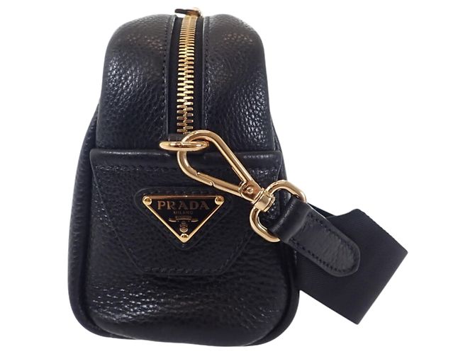 Prada Camera Bag aus perforiertem schwarzem Vitello Daino Leder mit Logo - Ansicht 8
