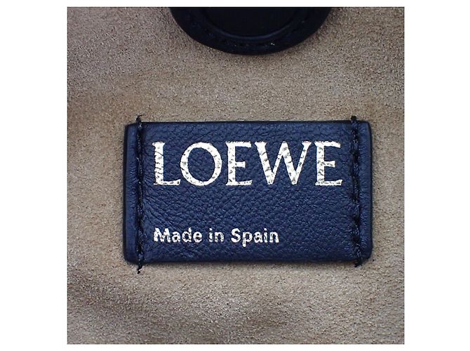 LOEWE Flamenco Tasche aus Mellow Nappa Lammleder, Schwarz, Medium - Ansicht 6