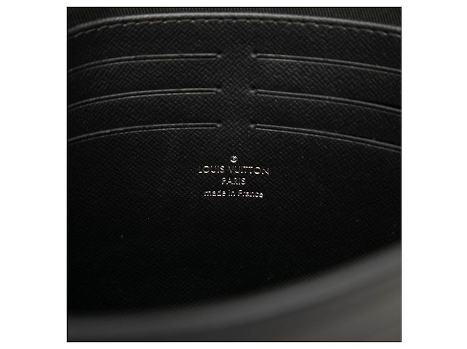 Louis Vuitton Black Monogram Eclipse Pochette Voyage MM Negro - vista 5