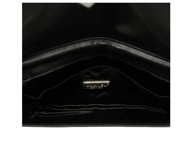 Clutch Chanel Butterfly in pelle d'agnello matelassé nera con catena Nero - vista 4