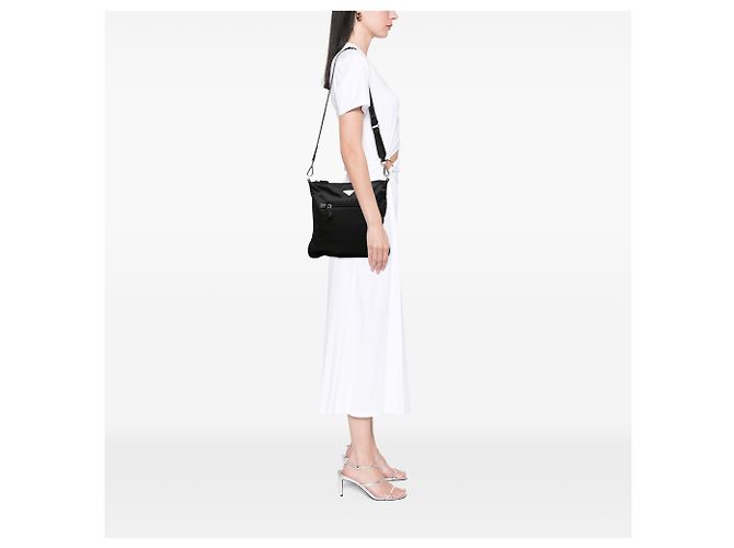Borsa a tracolla Prada in Tessuto nera con zip Nero - vista 6
