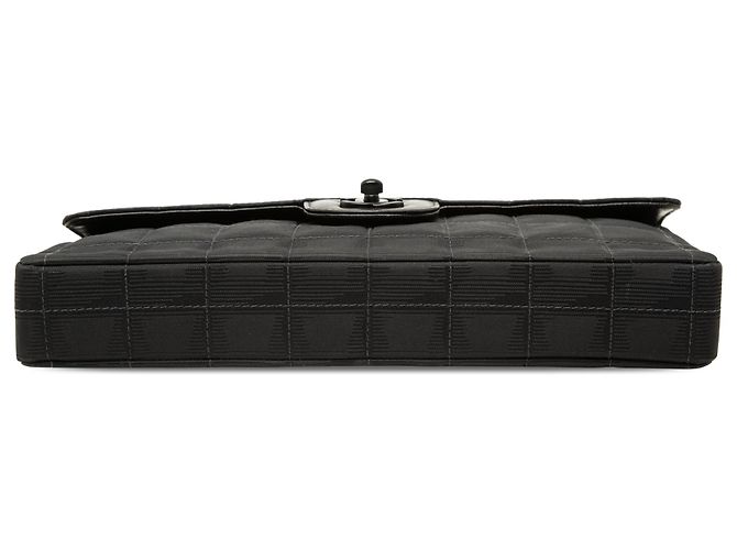 Chanel Black New Travel Line Nylon East West Flap Nero - vista 3