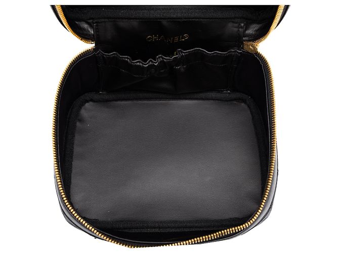 Borsa Vanity Chanel in pelle d'agnello matelassé nera con CC Nero - vista 4