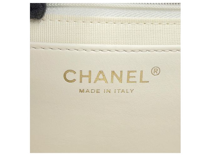 Saco Tote com corrente Chanel em couro de bezerro grão branco - vista 16