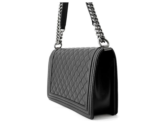 Borsa a tracolla Chanel in vitello martellato nero - vista 2