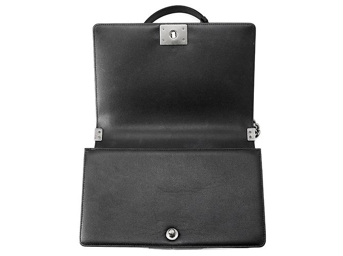 Borsa a tracolla Chanel in vitello martellato nero - vista 6