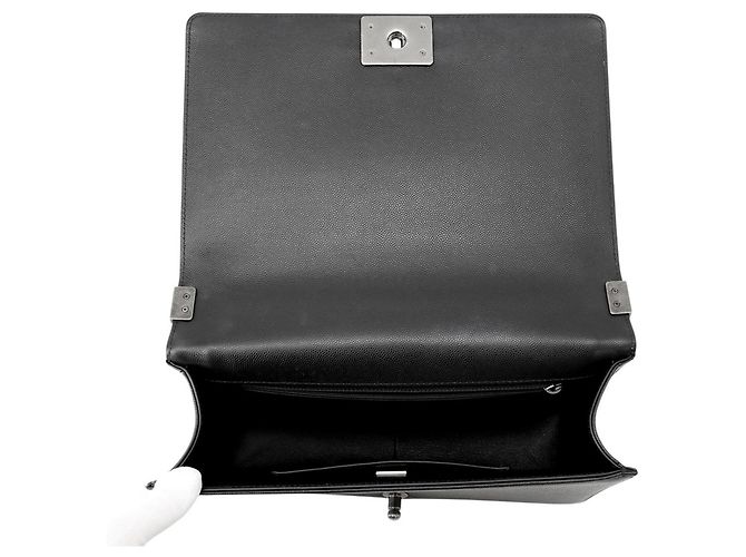 Borsa a tracolla Chanel in vitello martellato nero - vista 7
