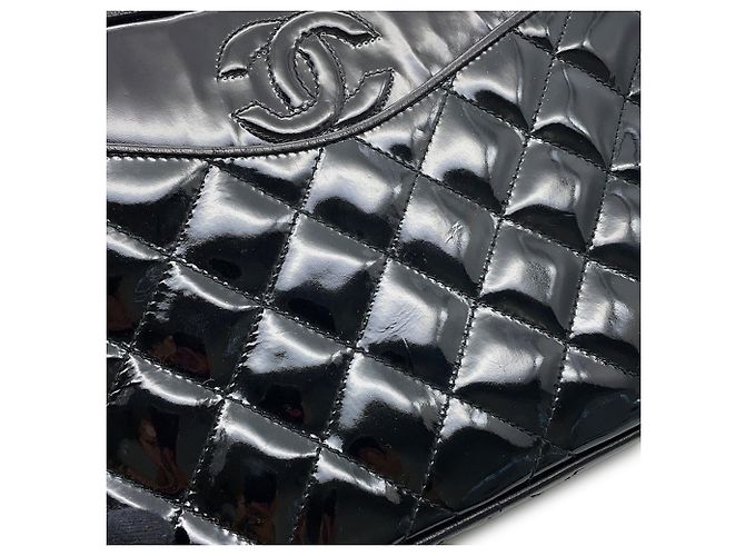 Borsa a tracolla con catena Chanel in pelle verniciata nera Nero - vista 8
