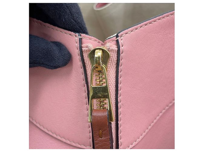 Bolsa Loewe Hammock Small em pele de vitelo granulada Marrom Rosa - vista 15