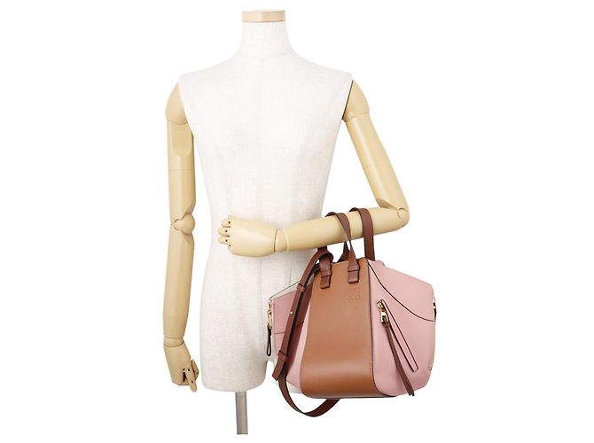 Bolsa Loewe Hammock Small em pele de vitelo granulada Marrom Rosa - vista 4