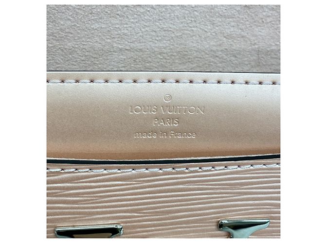 Borsa a tracolla Louis Vuitton Epi Pochette Louise PM Rosa - vista 5