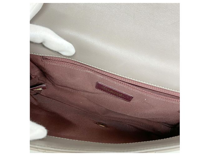Bolsa de Ombro Chanel Matelassé com Corrente Cinza - vista 4