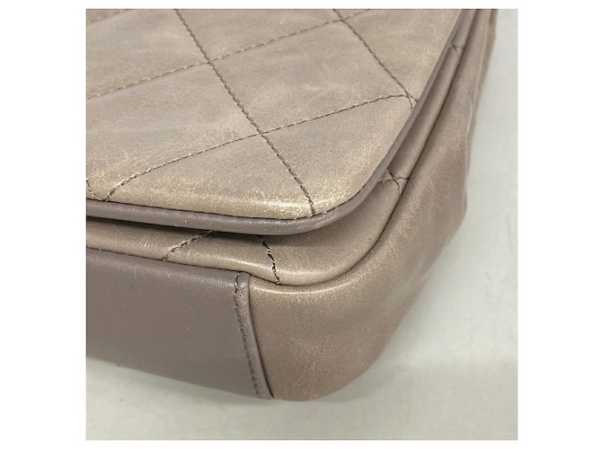 Bolsa de Ombro Chanel Matelassé com Corrente Cinza - vista 6