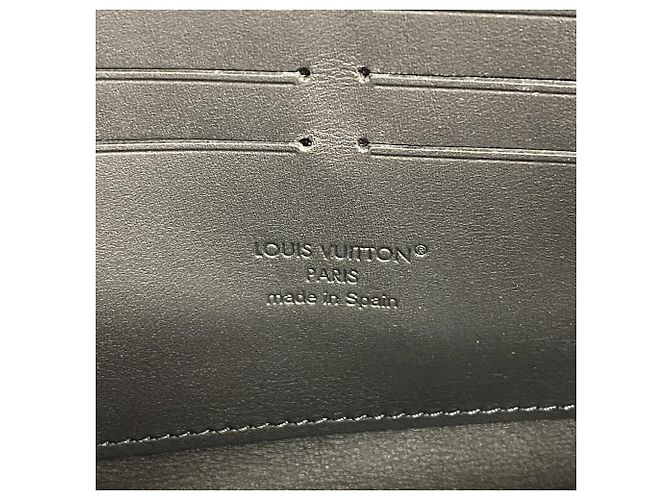 Louis Vuitton Monogram Taurillon Zippy Wallet Black - view 4