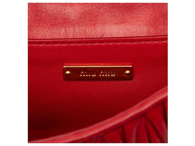 Borsa a tracolla con catena Miu Miu Matelassé in pelle rossa Rosso - vista 5