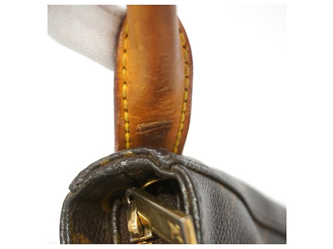 Sac à épaule Louis Vuitton Monogram Looping MM Marron - vue 9
