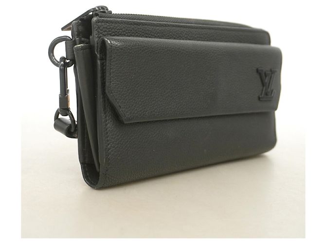 Louis Vuitton LV Aerogram Zippy Wallet Black - view 2