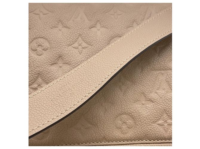 Bolsa Louis Vuitton Monogram Empreinte Vosges MM Taupe - vista 11