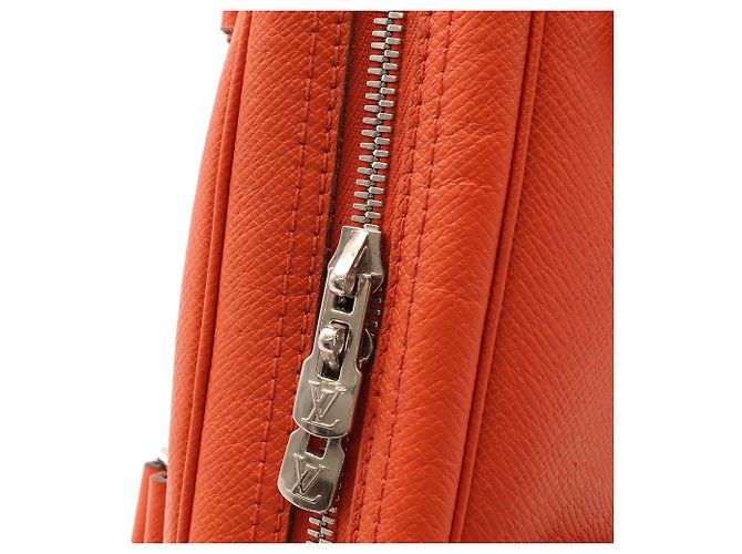 Borsa Louis Vuitton Taiga PDV Port Document Voyage PM Arancione - vista 6