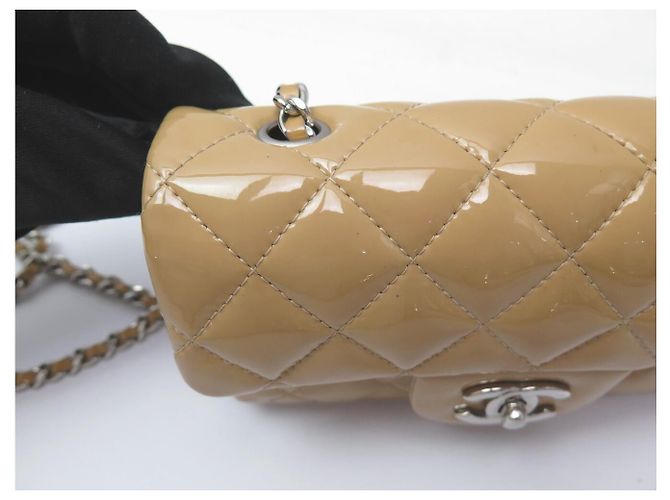 BORSA A MANO CHANEL MINI CLASSIQUE TIMELESS IN PELLE LACCA CAMEL LEATHER BAG Cammello - vista 14